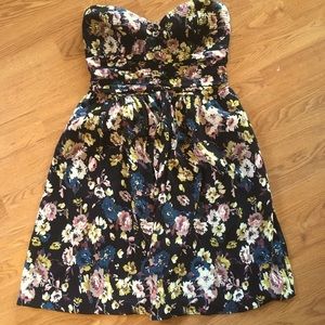 Floral strapless dress